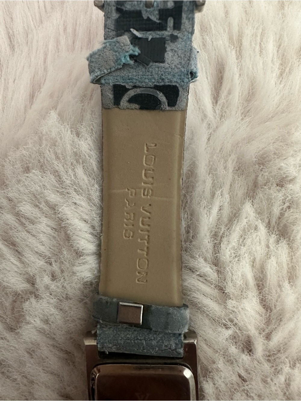 Louis Vuitton Black and Gold Rectangular Dial Strap Watch - Picture 5 of 9